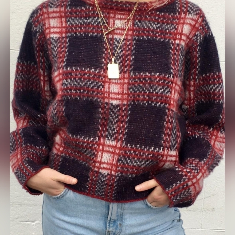 Forever 21 Fuzzy Crop Pullover Sweater Red & Navy Sz S jacquard Tartan Academia